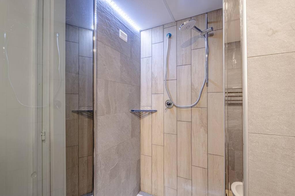 Modern Apartment At San Giovanni Rome Bagian luar foto