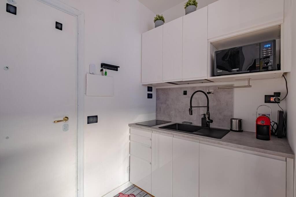 Modern Apartment At San Giovanni Rome Bagian luar foto